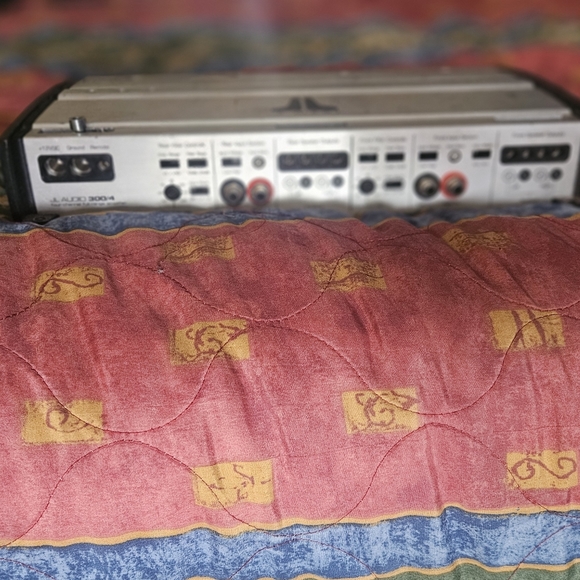 JL 300×4 - Picture 4 of 5